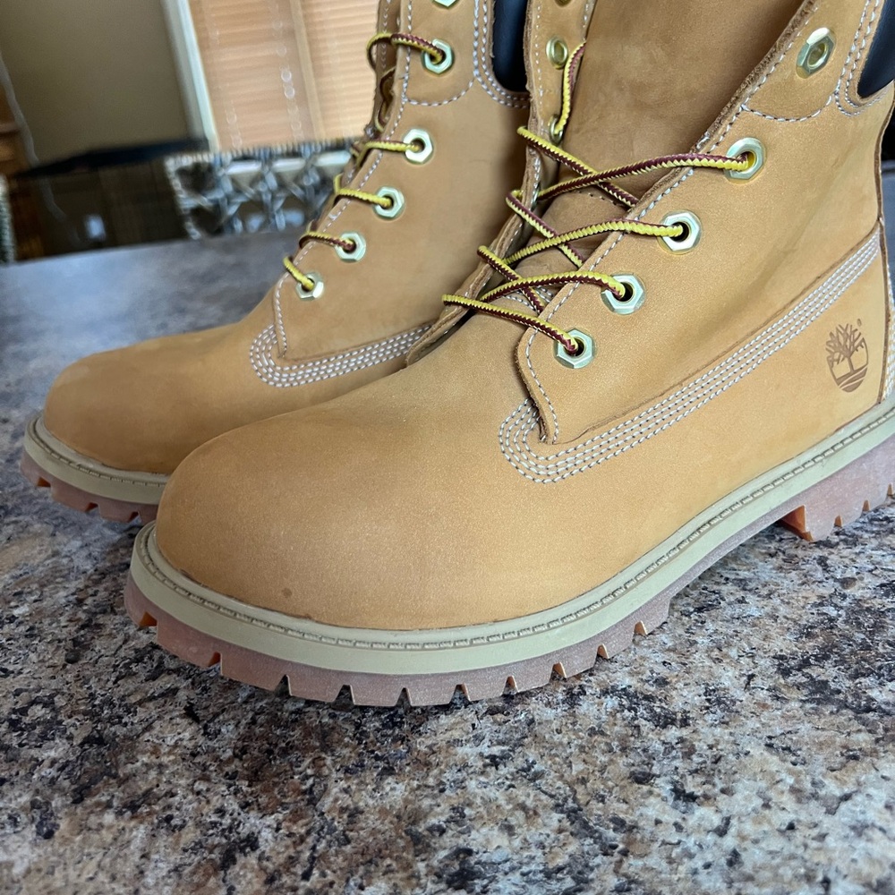Timberland Men's Wheat Nubuck Boots - Picture 3 of 5
